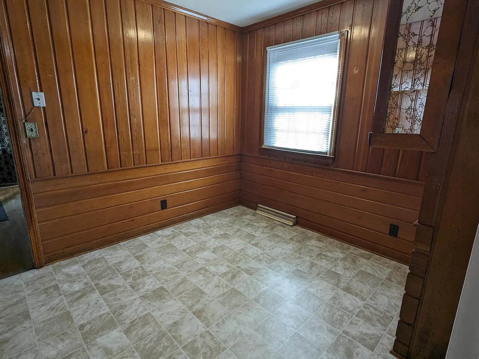 2712 Kilkare Ave — Photo 4