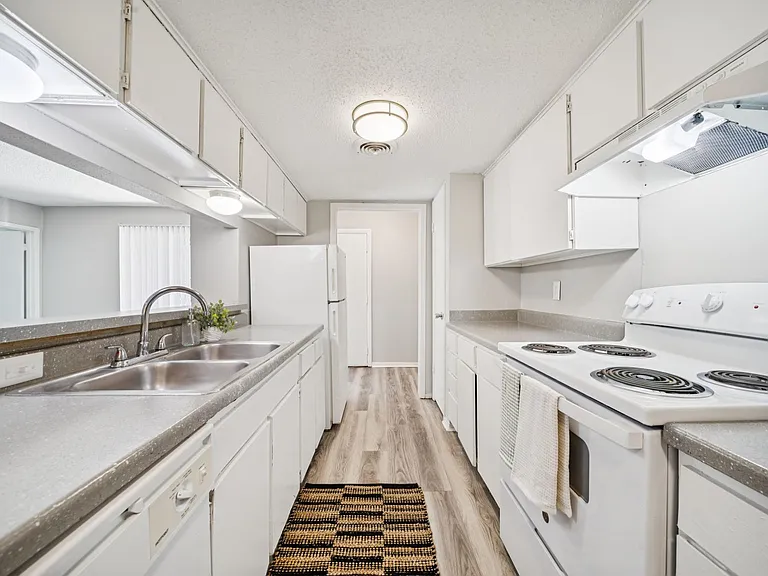 Cedar Park Apartments — Photo 44