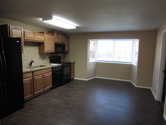 4th image of 4109 E Friess Dr