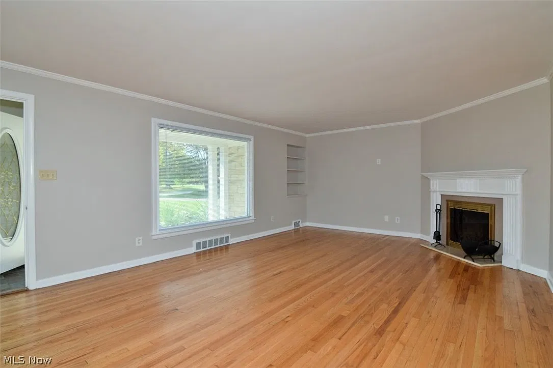 6 bed, 3.5 bath, 4355 sqft, $4,100 — Photo 3