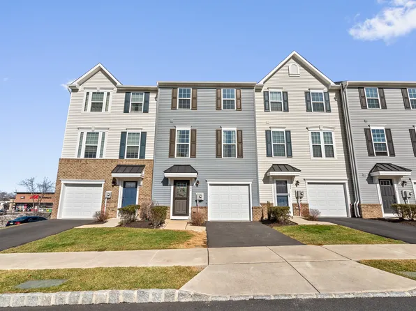 204 Station Dr, Dublin, PA 18917