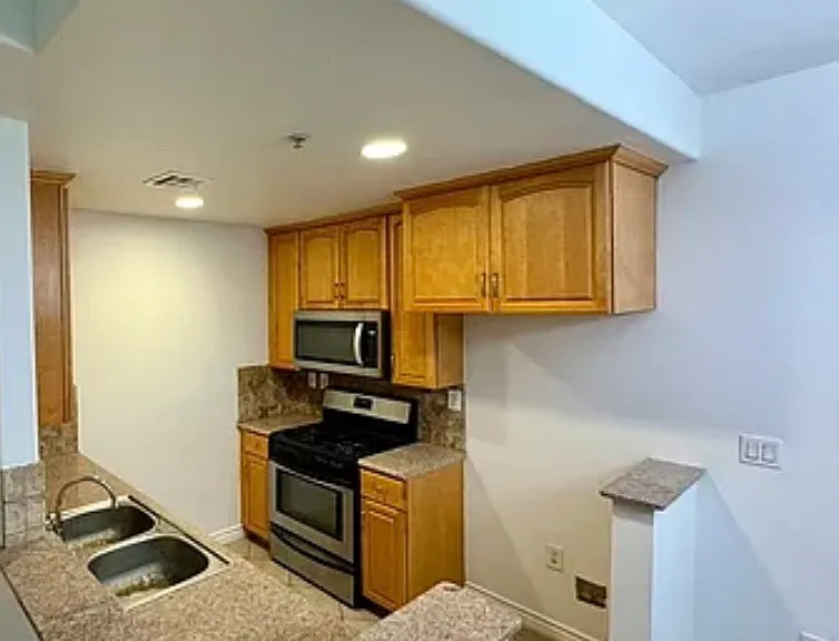 303 W Verdugo Ave #211 — Photo 17