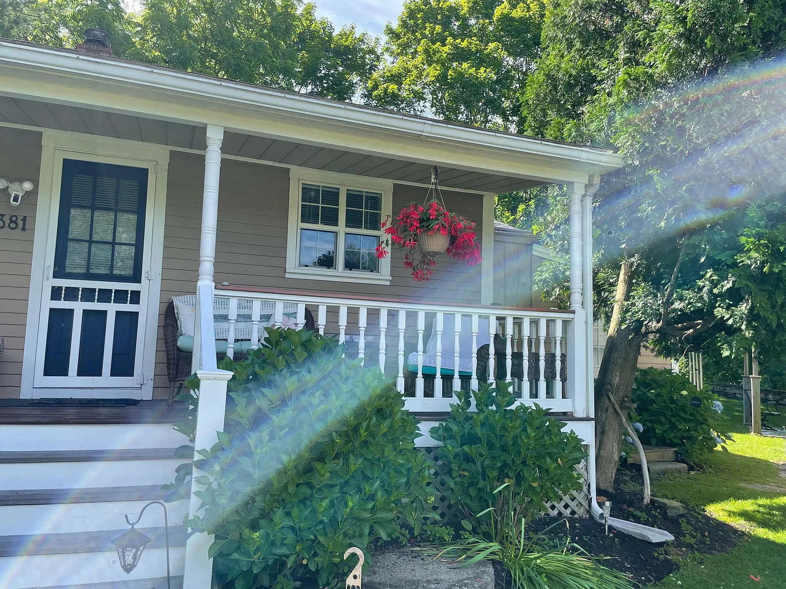 381 Third Beach Rd — Photo 1