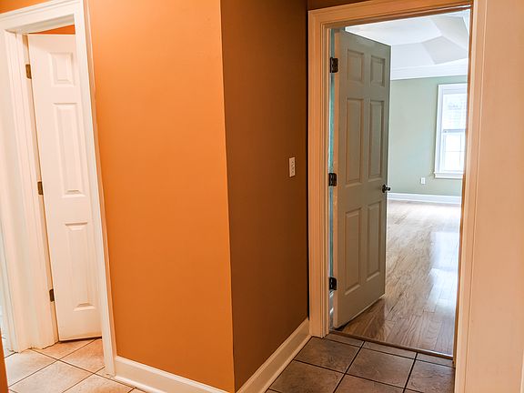 4th image of 1235 Conservancy Dr E