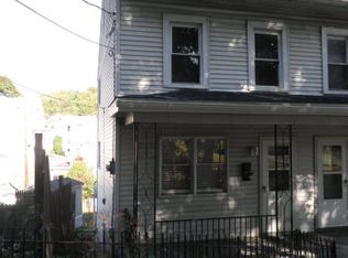 711 Wade Rd, Saint Clair, PA 17970