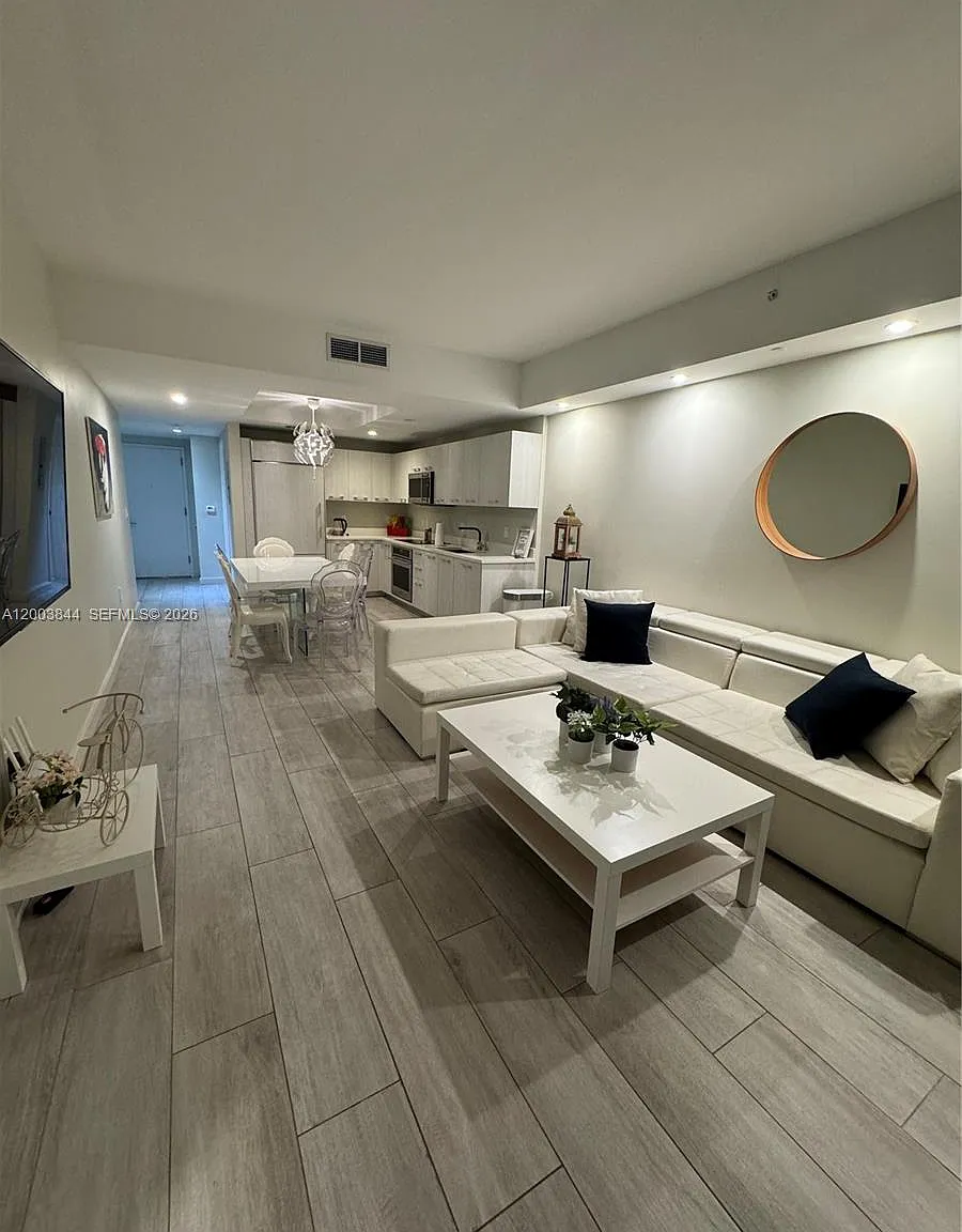 Brickell Heights West Con — Photo 1
