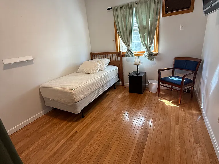 282 Boston Ave #1 — Photo 3