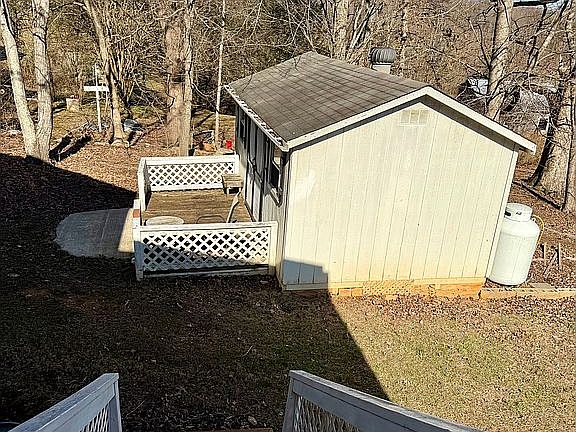 5th image of 751 Haystack Rd