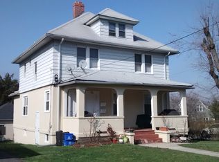 82 Landing Rd, Glen Cove, NY 11542