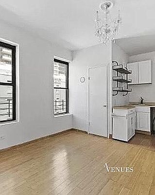 3rd image of 366 E 69th St #20
