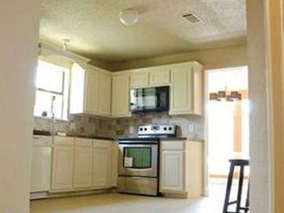 2nd image of 8621 Pebblebrook Dr