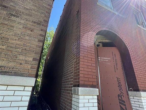 3rd image of 535 Fassen St