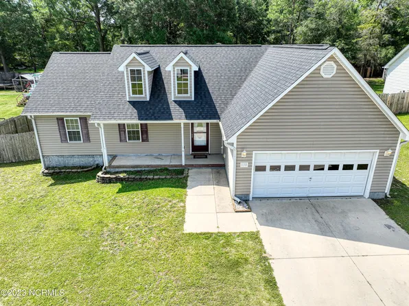 138 Lawndale Lane, Sneads Ferry, NC 28460
