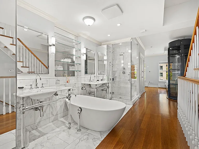 320 E 55th St #TOWNHOUSE — Photo 14