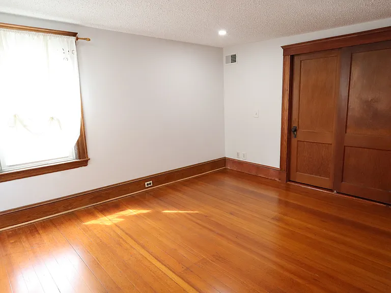 34R Rush St — Photo 23