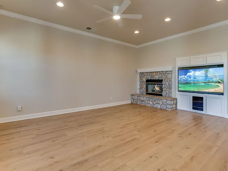 5035 Tesoro Way — Photo 14