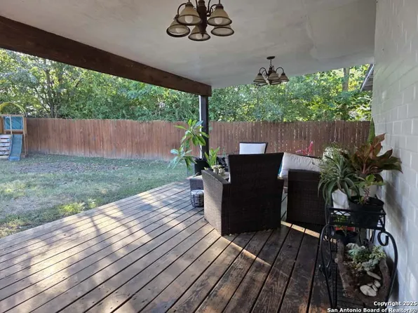 932 S Getty, Uvalde, TX 78801