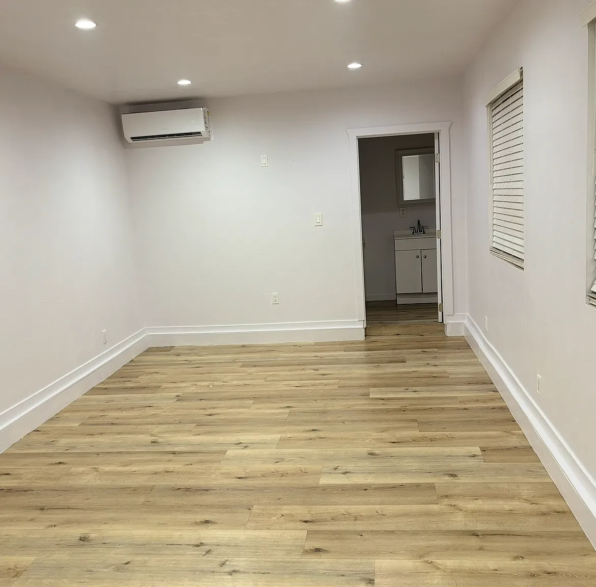 Studio, 392 sqft, $1,500 — Photo 2