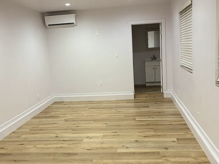 10311 Croesus Ave — Photo 2