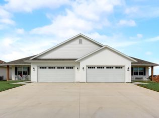 2814 Granite Ct, Sheboygan, WI 53081