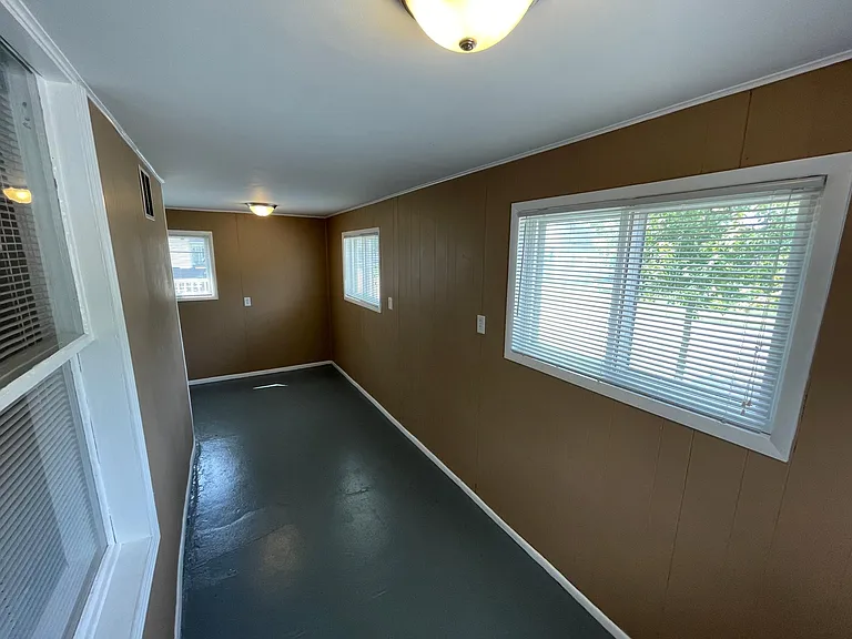 1627 Blaine Ave — Photo 48