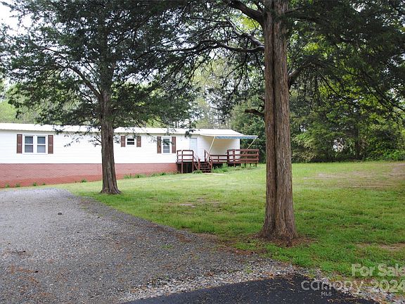 2nd image of 828 Broome Pl