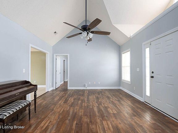 3rd image of 189 Peabody Loop