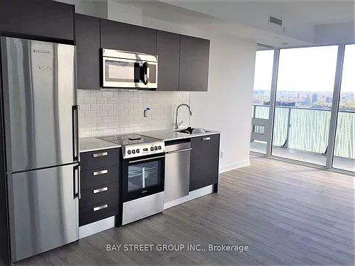 42 Charles St E Photo 1