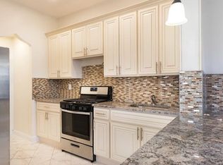69 Engert Ave #2R, Brooklyn, NY 11222