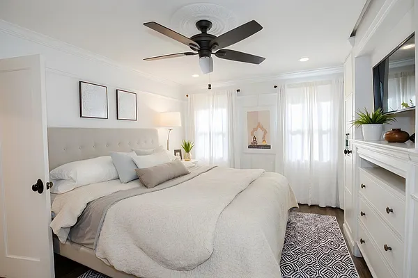 Bedroom, photo 1