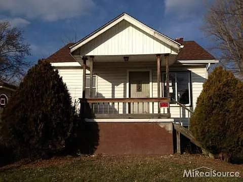 11051 Republic Ave photo 1