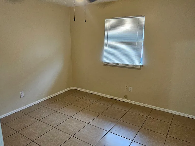 Guest Bedroom #1