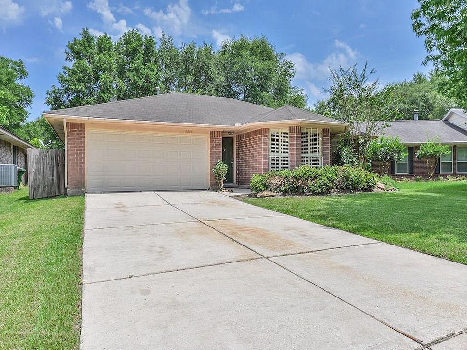 1st image of 2626 Pine Cone Dr