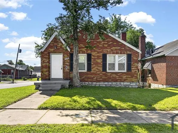 4262 Dardenne Dr, Saint Louis, MO 63120