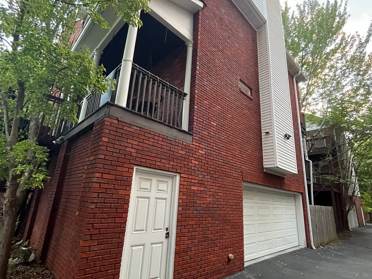 823 Saint Charles Ave NE — Photo 2