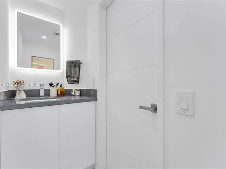 701 Brickell Key Blvd #1506 — Photo 8