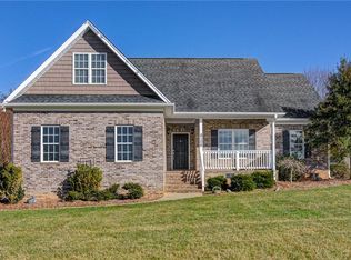 8108 Middleland Dr, Browns Summit, NC 27214