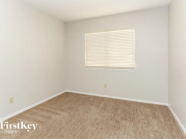 4421 Inez Dr — Photo 11