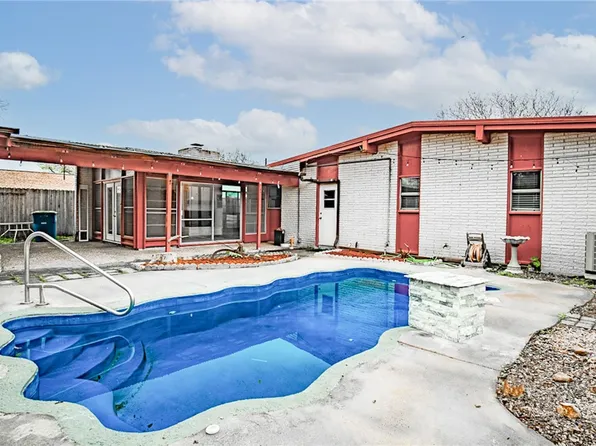 123 E Janin Cir, Portland, TX 78374