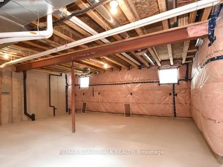 741 Derreen Ave — Photo 20