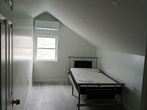 5th image of 48 S Devoe Ave Floor 3