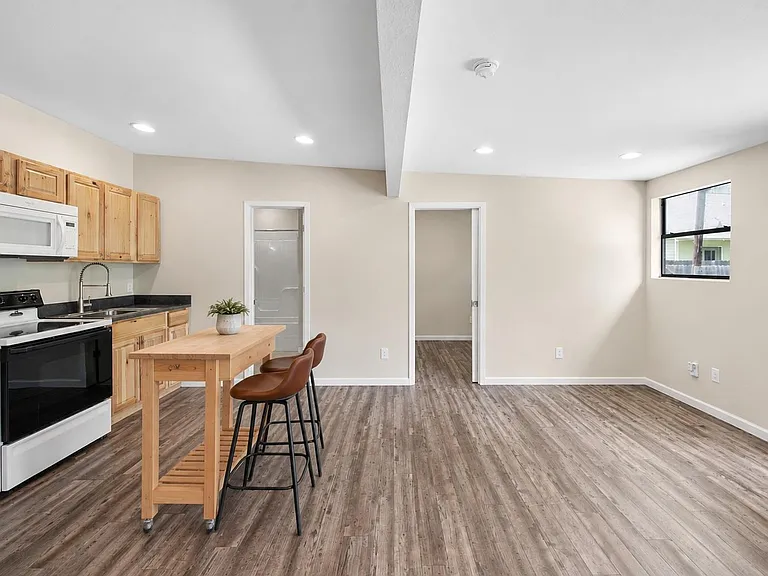 904 Philco Dr #B — Photo 3