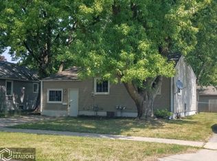 929 N Taylor Ave, Mason City, IA 50401
