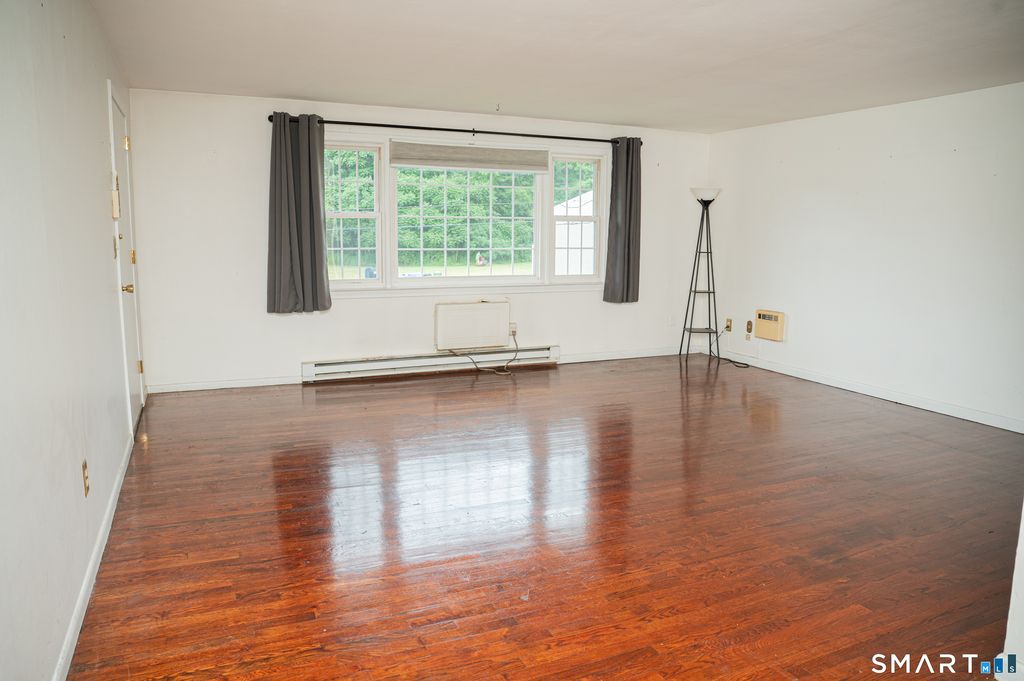 Apartment in North Branford, South Central Connecticut Planning Region - View 3