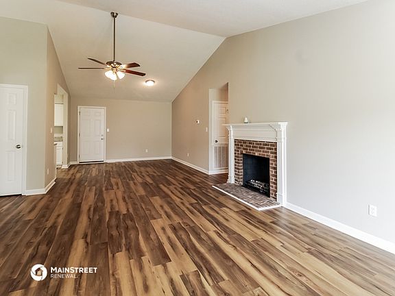 3rd image of 819 Westwood Dr