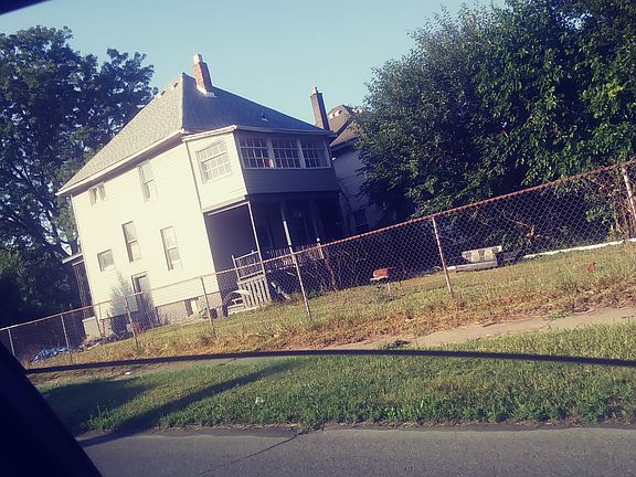 5th image of 178 Tyler St