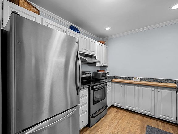 4th image of 700 Bishops Park Dr Unit 102