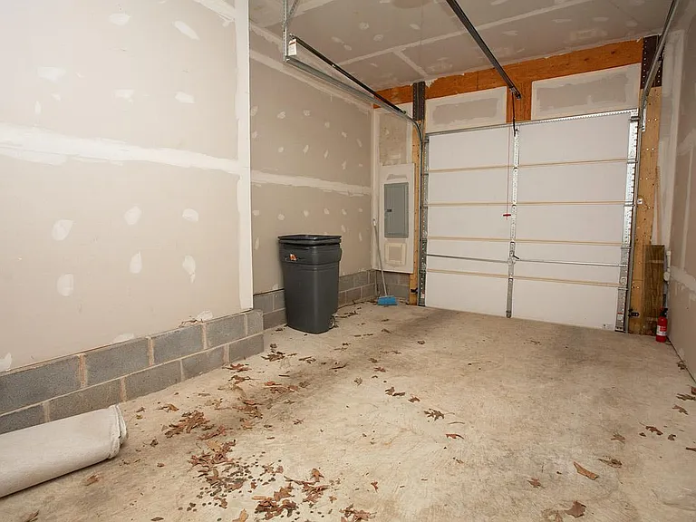 560 Odendhal Ave — Photo 27