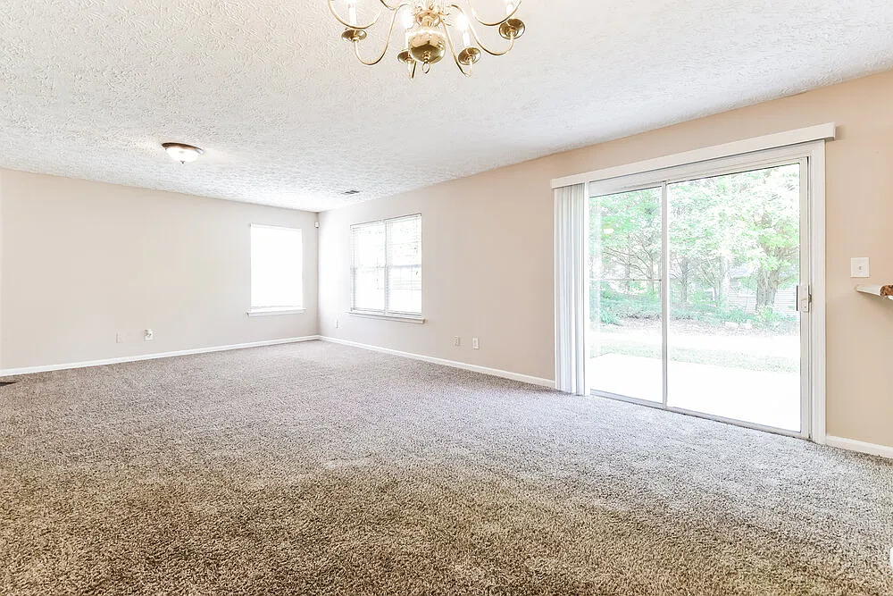 3 bed, 2.5 bath, 1748 sqft, $2,045 — Photo 4