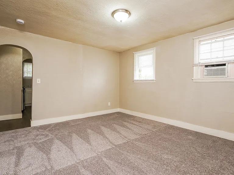 2943 Porter Ave — Photo 6